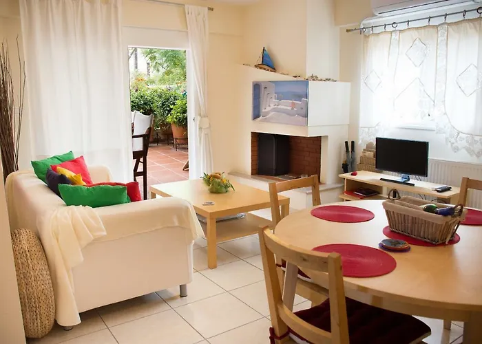 Cozy Maisonette * Καμένα Βούρλα