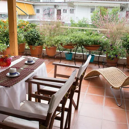Cozy Maisonette Apartment