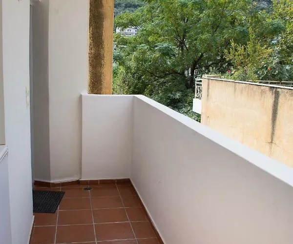 Cozy Maisonette Apartament